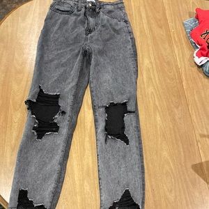 Medium mom jeans ripped jeans